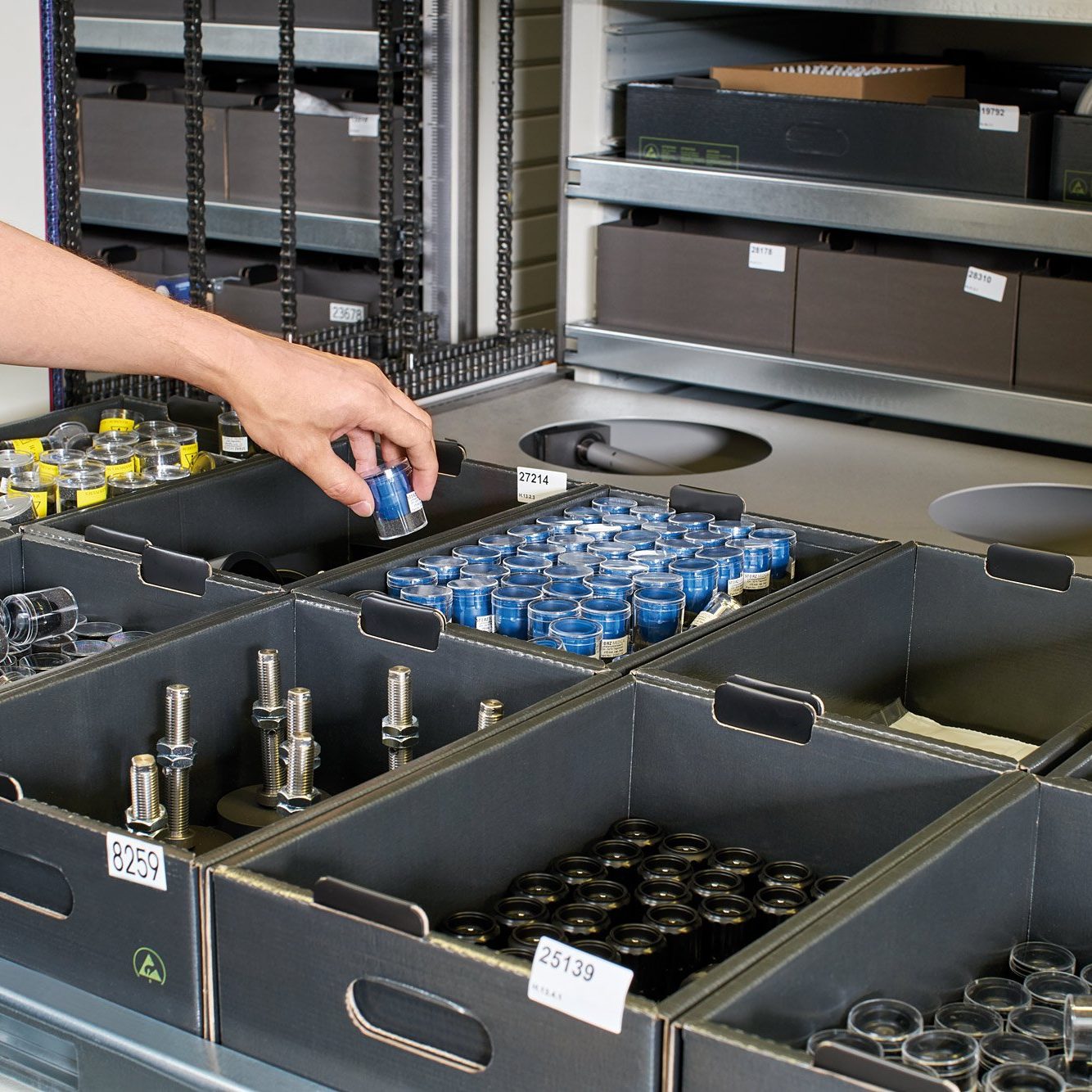 Contenitori con protezione contro le scariche elettriche